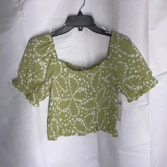So smocked puff sleeve crop top w butterfly abstract print L jrs - Picture 3 of 17